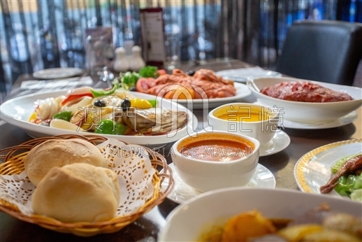 利安咖啡屋：菜式出品